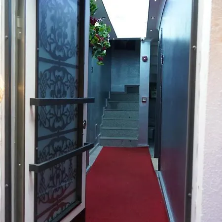 Middle Village Apart Otel İstanbul