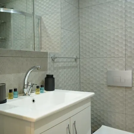 Apart Otel Middle Village