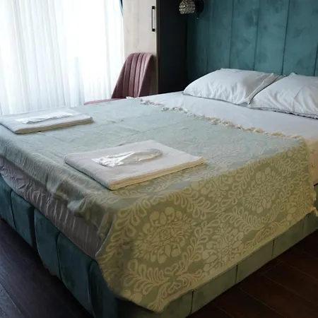 Middle Village Hotel apartamentowy