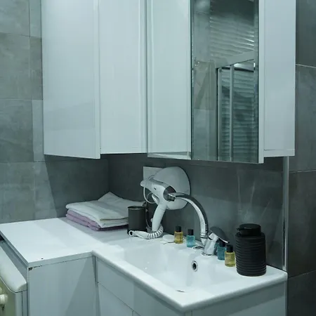 Middle Village Hotel apartamentowy