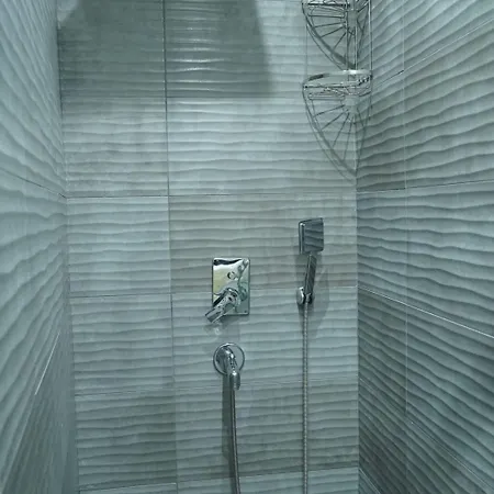 Middle Village 아파트호텔