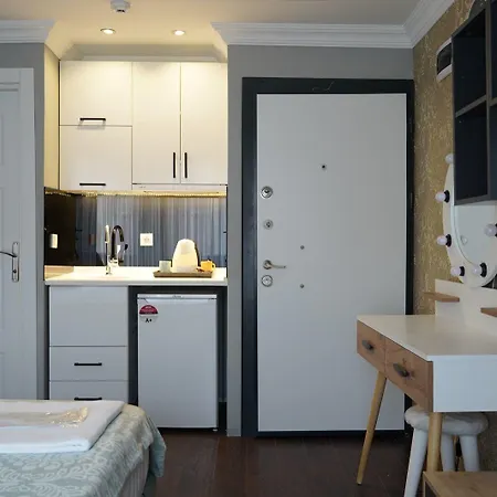 Hotel apartamentowy Middle Village 3*