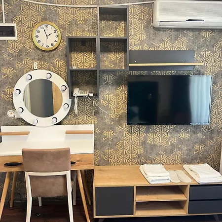Middle Village Hotel apartamentowy