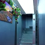 Апарт-отель Middle Village 4*