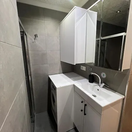 Middle Village 4*