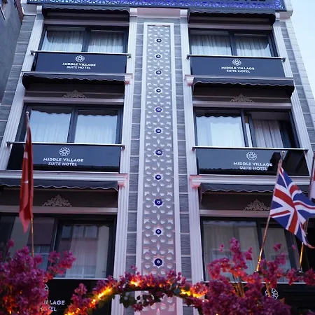 Middle Village 4*