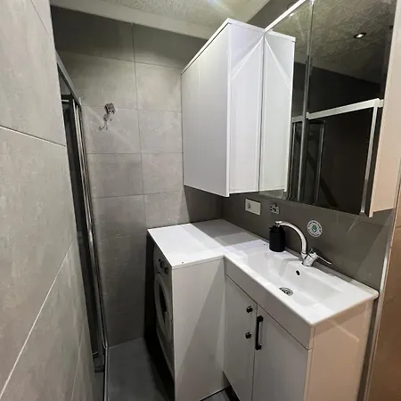 Middle Village 公寓式酒店